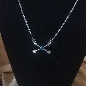 Crossed arrow necklace